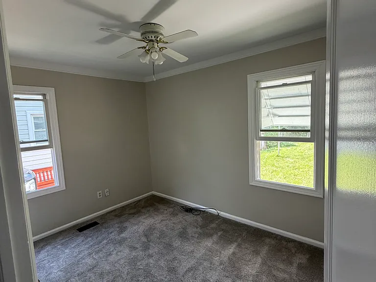 24087 Lehigh St — Photo 12