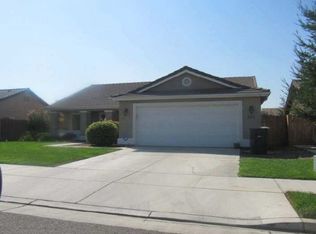 933 W Westmont Ave, Visalia, CA 93277