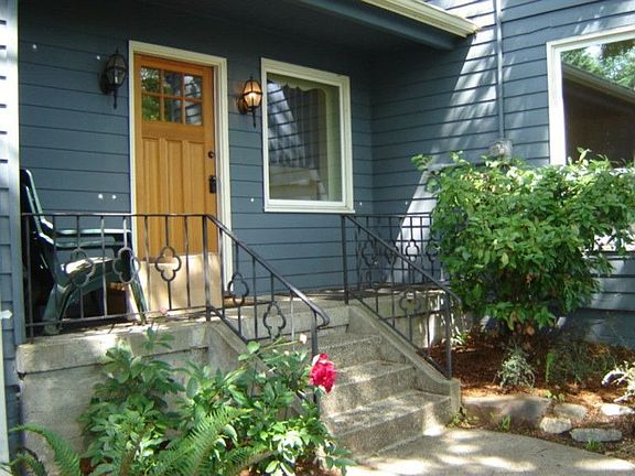5th image of 13517 Burke Ave N