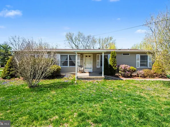 204 N 3rd St, Halifax, PA 17032