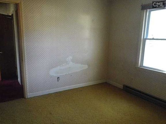 5th image of 2125 Woodfield Dr