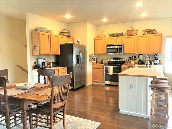 4th image of 352 S Wynoochee Dr