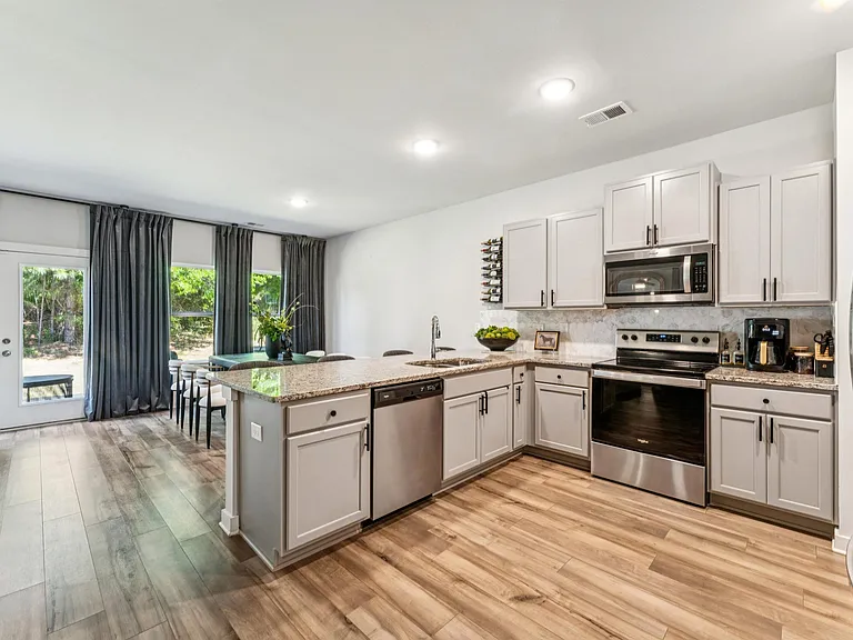 501 Polo Way — Photo 16