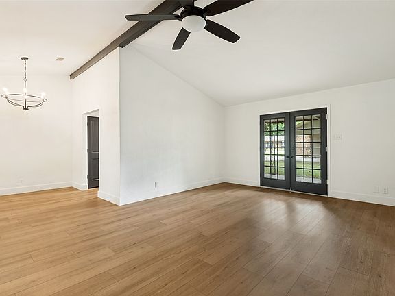 3rd image of 221 N 1st St