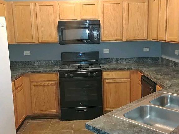 4th image of 2047 Woodside Dr