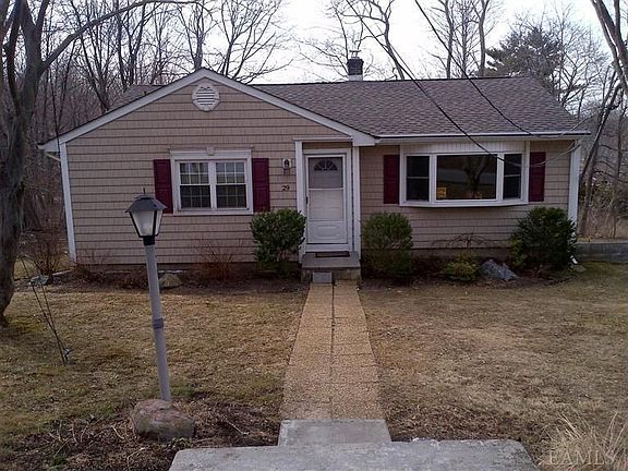 3rd image of 29 Heather Dr