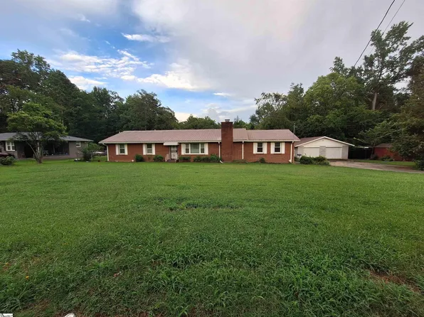 107 Pine Rd, Laurens, SC 29360
