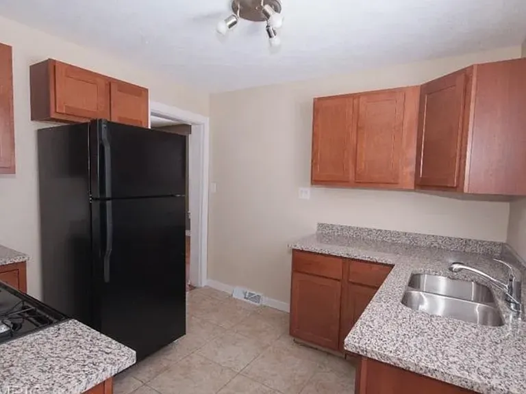 1021 Watson St SW — Photo 9