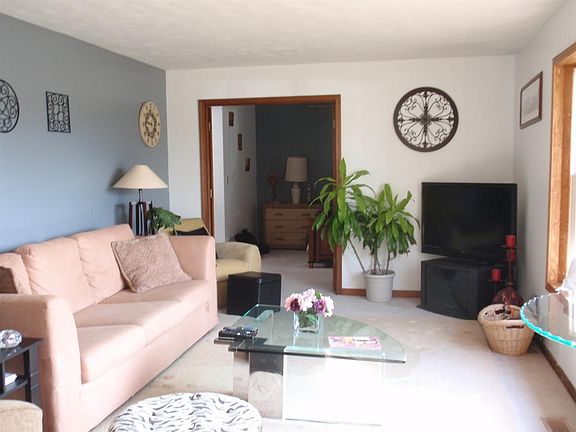 2nd image of 42W440 Foxfield Dr
