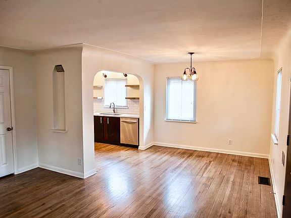 3rd image of 2544 Lamar St