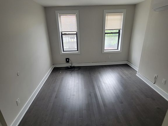 5th image of 115 Brunswick St