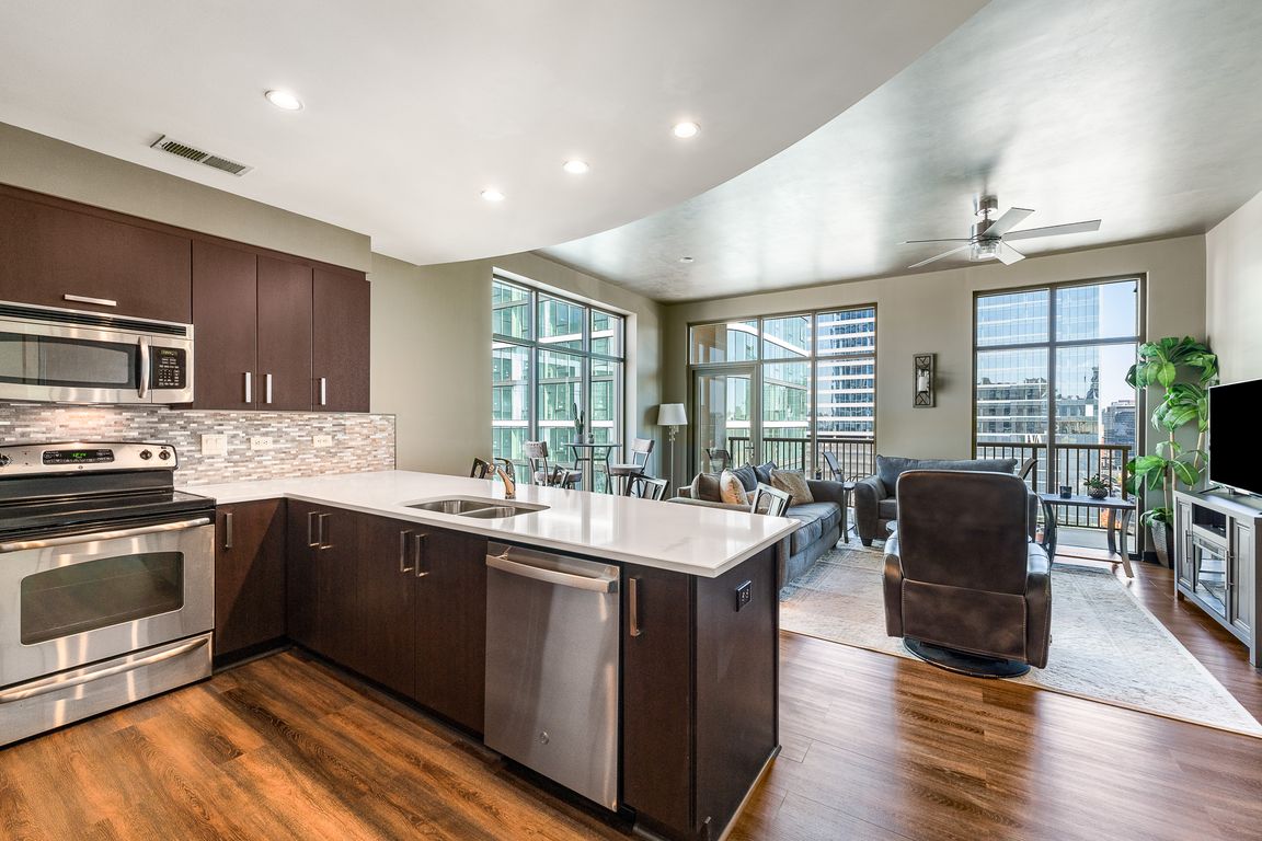 next background image