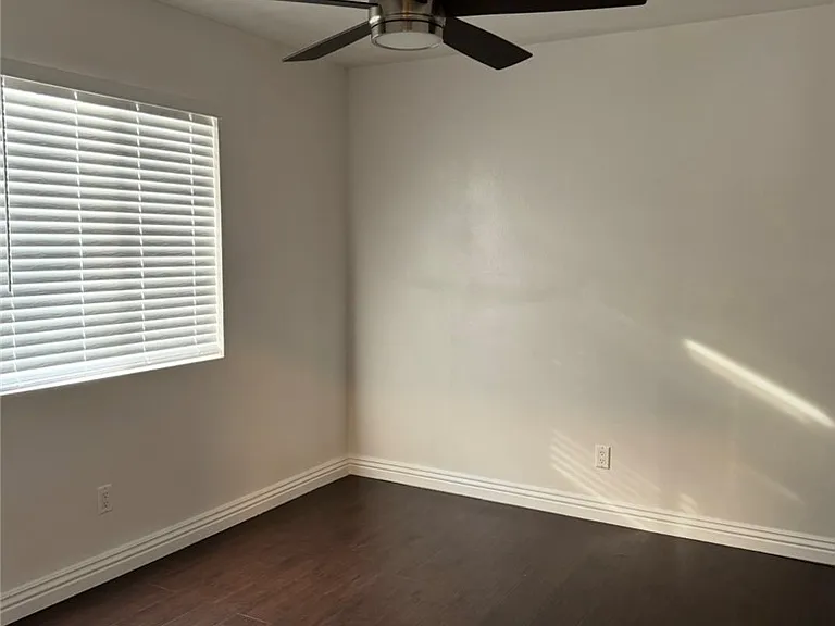 847 W Gage Ave — Photo 32
