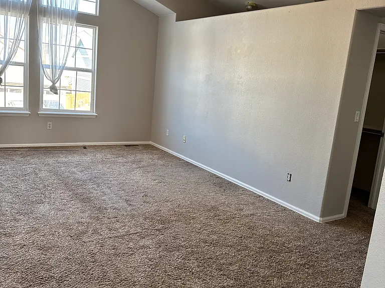 571 Fox Run Cir — Photo 13
