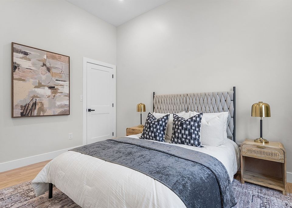 2nd image of 101 Saratoga St #5