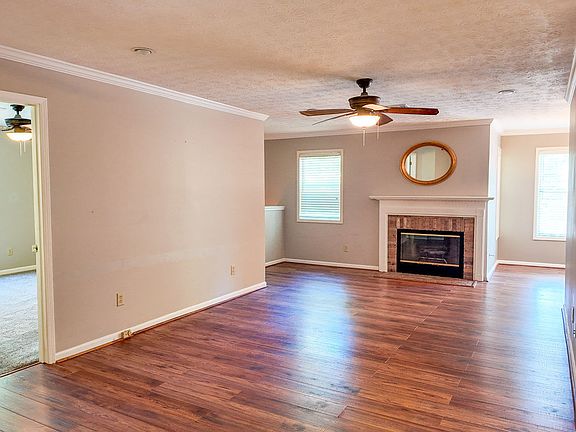 5th image of 904 Peachtree Forest Ter