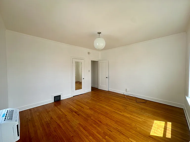 Bedroom Main 2