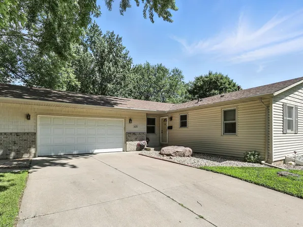 1075 Harrison St S, Shakopee, MN 55379