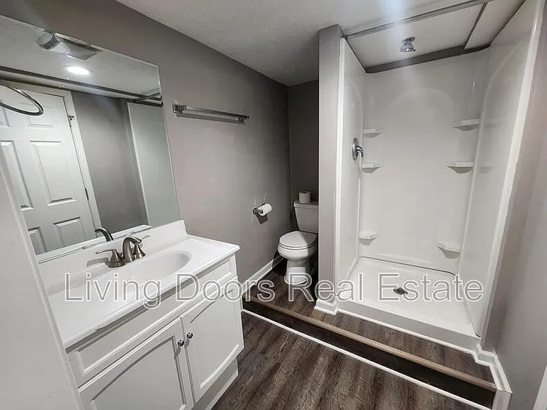 837 Peach St — Photo 18