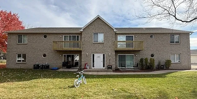 11691 Parkway Dr #1 — Photo 1