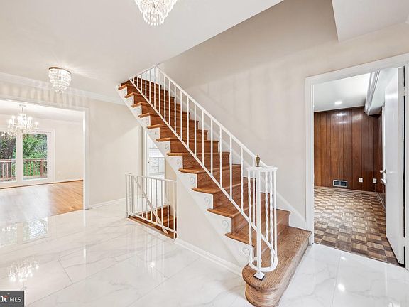 4th image of 2827 Ellicott St NW