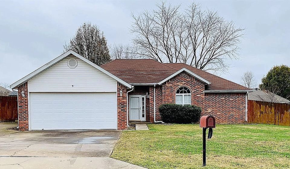 1st image of 507 Evergreen Cir