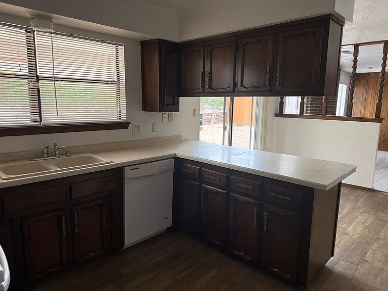 5310 Edwards Dr NE — Photo 5