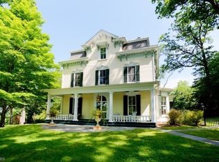 101 Oaks Rd, Millington, NJ 07946