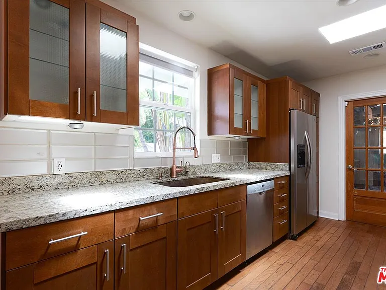 22750 Clarendon St — Photo 10