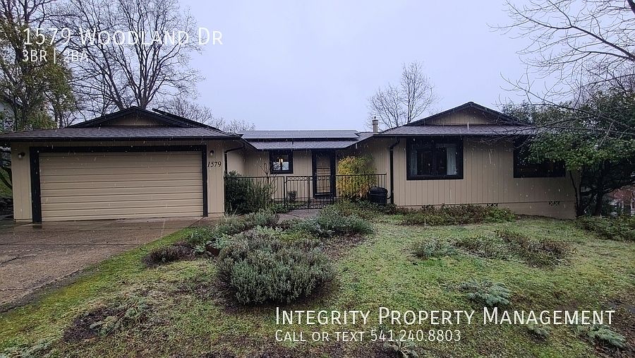 1st image of 1579 Woodland Dr