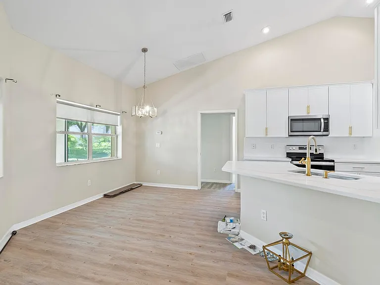 24 Lakecliff Dr — Photo 36