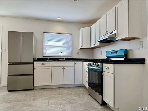 4th image of 521 Buchanan Rd