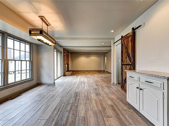 3rd image of 9708 Lakeshore Dr