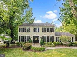 10311 Hickory Creek Ct, Great Falls, VA 22066