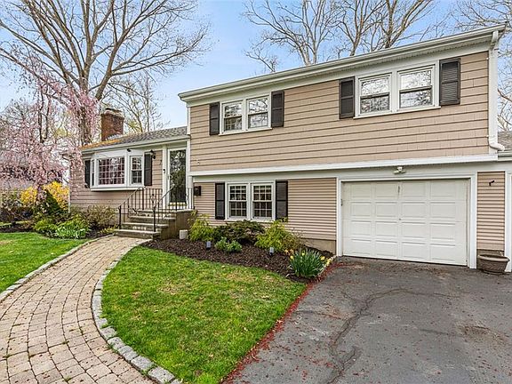 4th image of 7 Meadowbrook Dr