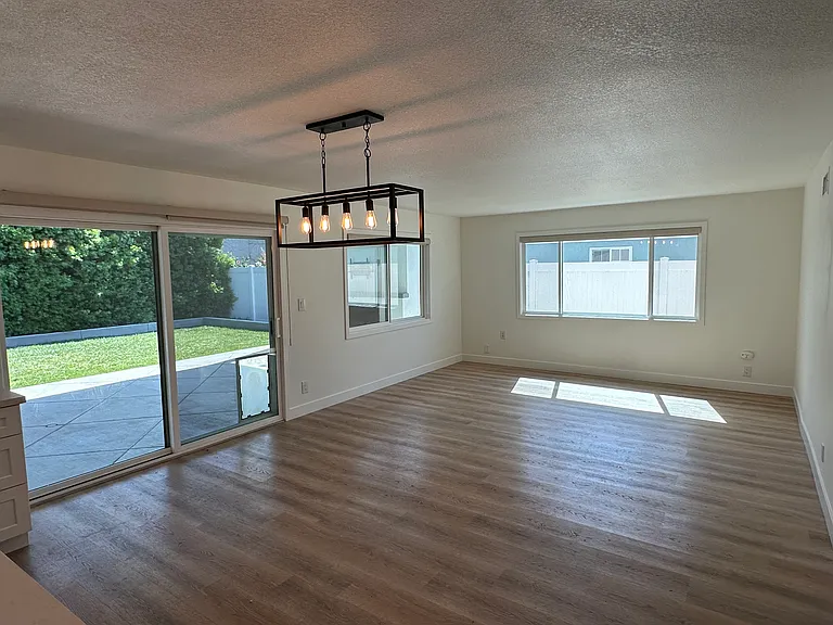 9197 El Cortez Ave — Photo 8
