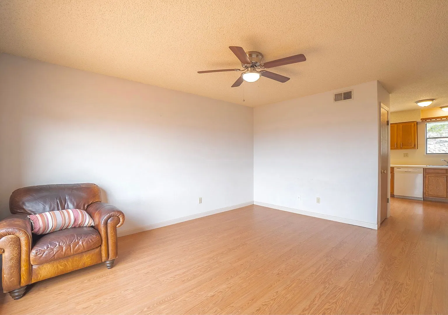 2 Bed | 1.5 Bath | Panoramic Hill & Water Views | Lago Vista, TX — Photo 4