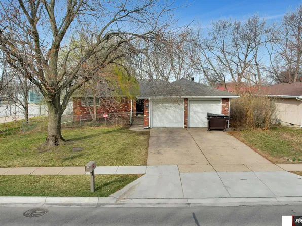 4731 S 40th St, Lincoln, NE 68516