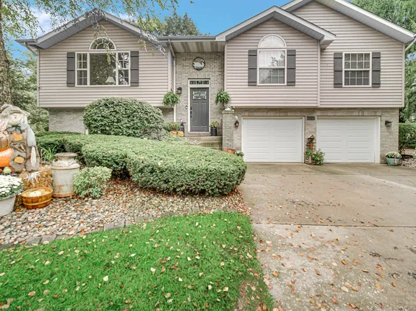 2667 High Sierra Dr, Valparaiso, IN 46385