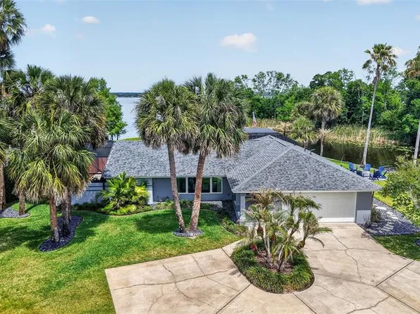 28828 Beauclaire Dr, Tavares, FL 32778