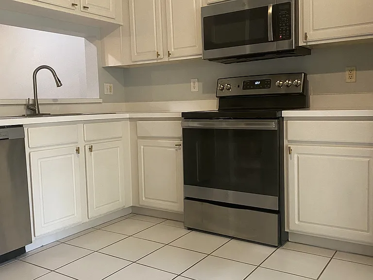 1307 Throckmorton Dr — Photo 36