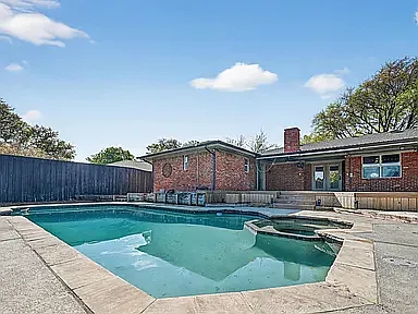 2321 Merrimac Dr — Photo 12
