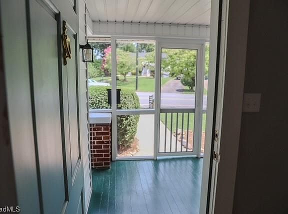 2nd image of 800 S Sunset Dr