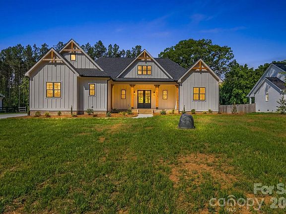 3rd image of 2373 Lee Lawing Rd
