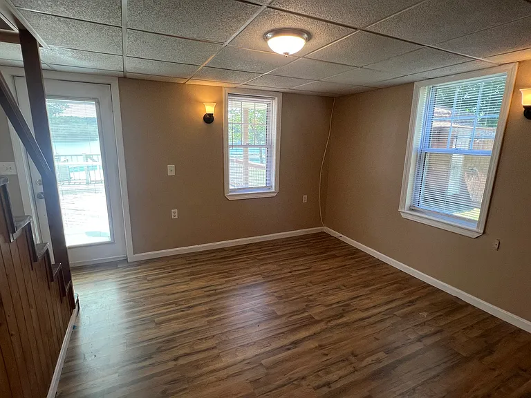 2494 Hartford Ave — Photo 12