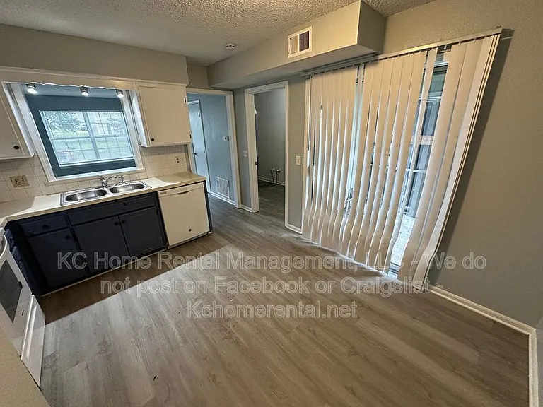 818 Rosewood St #B — Photo 7