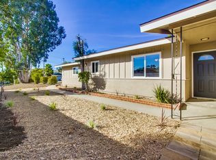 2458 Hummingbird Hill Ln, Fallbrook, CA 92028