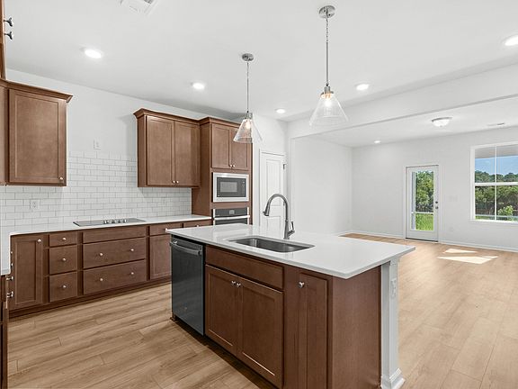 5th image of 716 Bolder Way #12