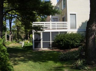 4 Red Cedar Trl, Madison, WI 53717