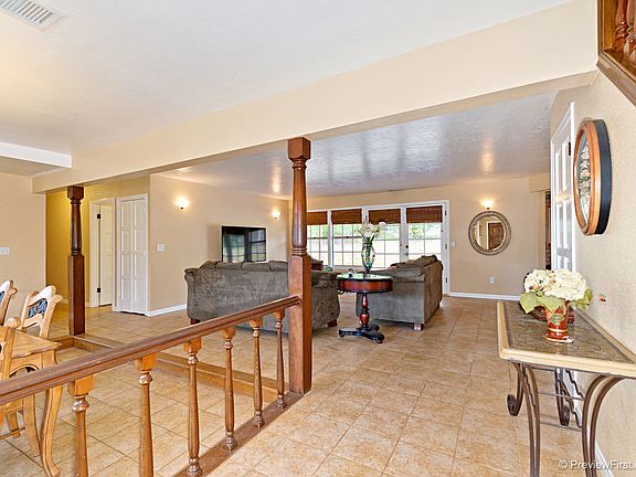 5th image of 29755 Kirsten Ln